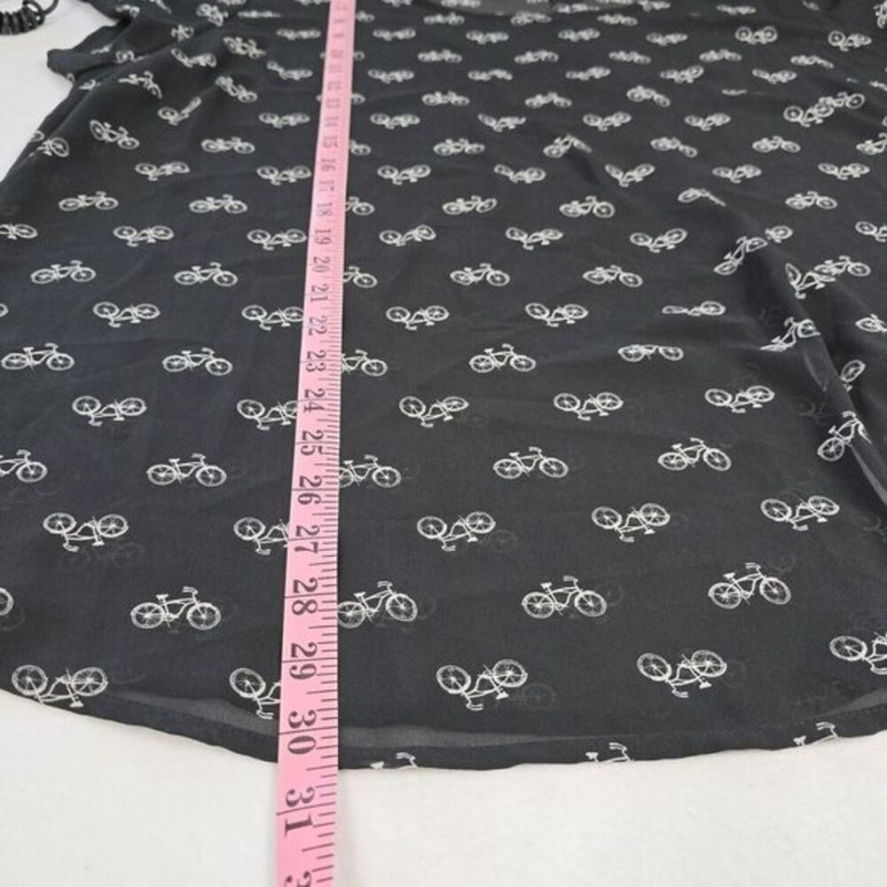 Torrid Top Blouse Womens Size 4 Black White Sheer Short Sleeve Bicycle Print NWT - Picture 12 of 13